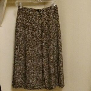 Sz 10 p sassco mid length pleated pebble print skirt